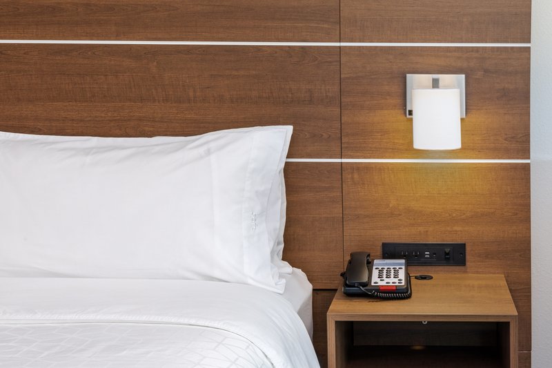Holiday Inn Express and Suites Stafford NW – Sugar Land
