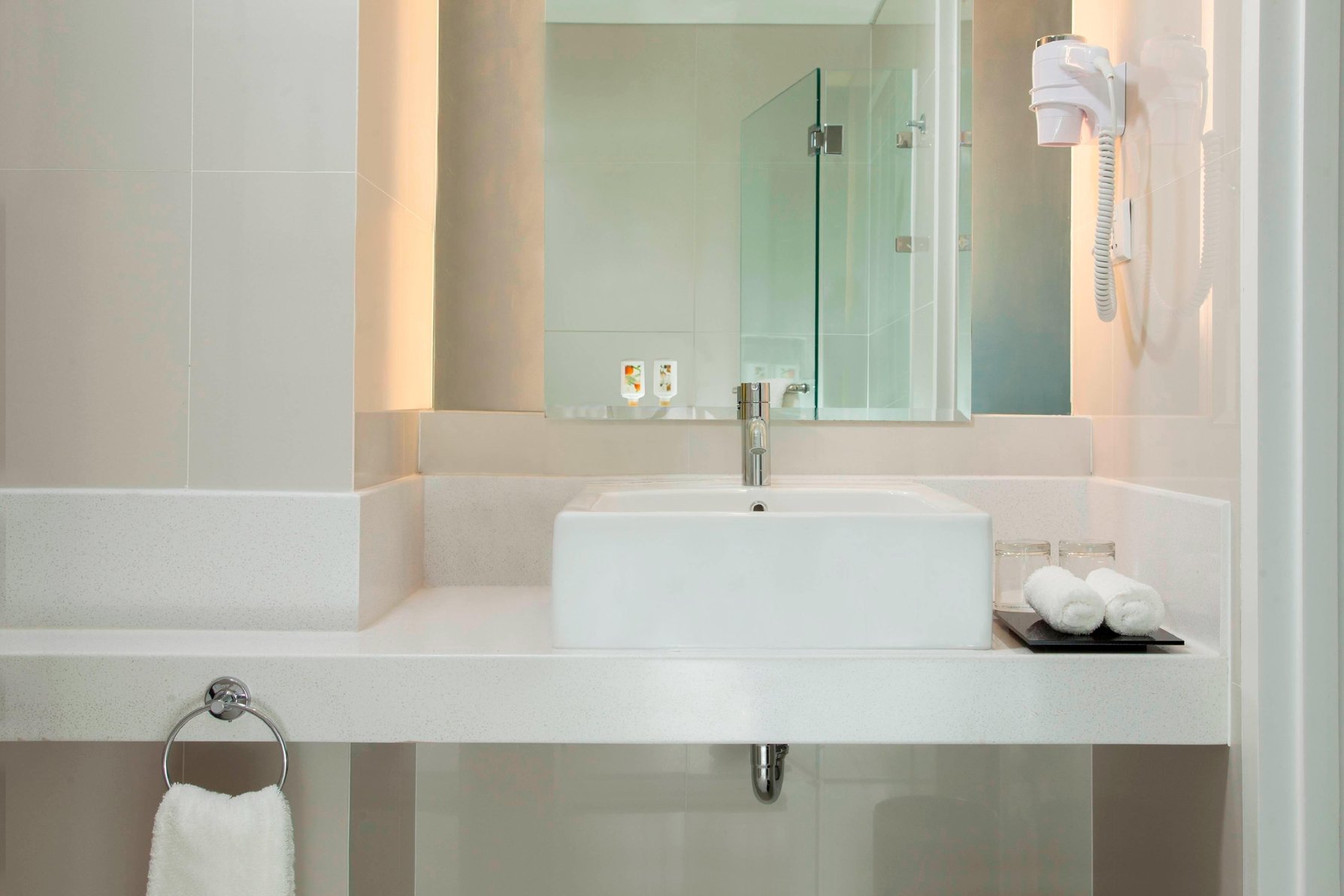 Fairfield by Marriott Surabaya Room Type - Guest room, 1 King