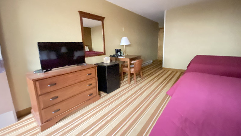 Cable Television 2 Queen Bed