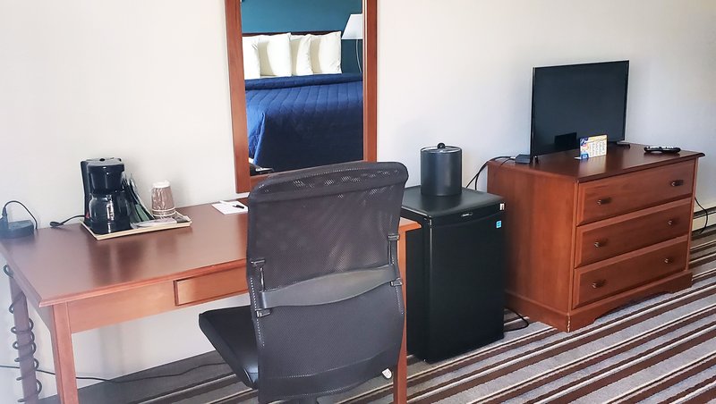 Vacancy Michigan Magnuson King Room Hancock