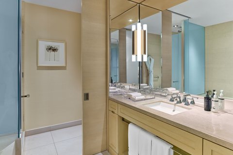 Executive Premiere Bathroom