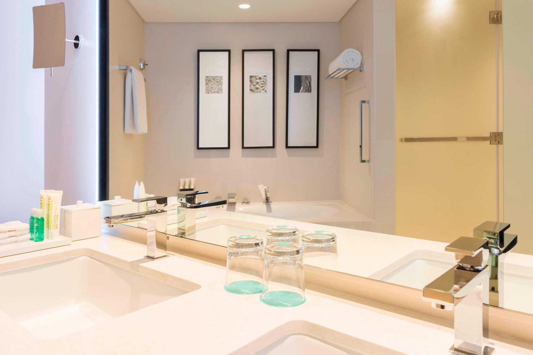 Le Royal Meridien Beach Resort And Spa Room Type - Deluxe Suite, 1 Bedroom Suite, 1 King or 2 Twin, Airport Transfer, Balcony Le Royal Meridien Beach Resort And Spa Room Type - Deluxe Suite, 1 Bedroom Suite, 1 King or 2 Twin, Airport Transfer, Balcony