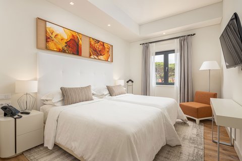 Room, Premium Deluxe Suite