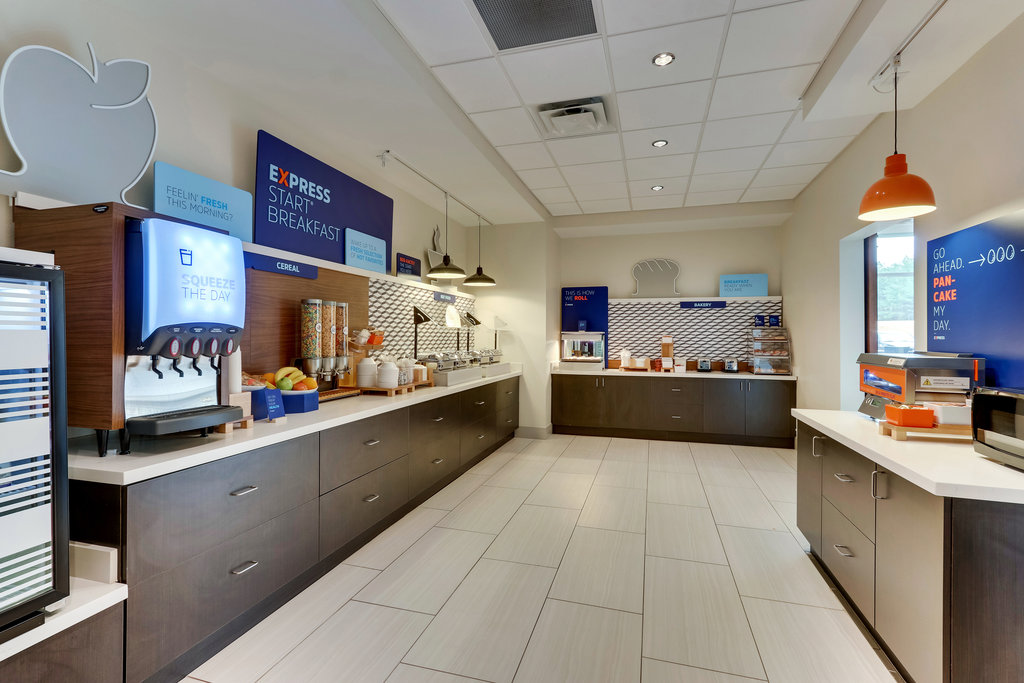 Holiday Inn Express & Suites DAWSONVILLE