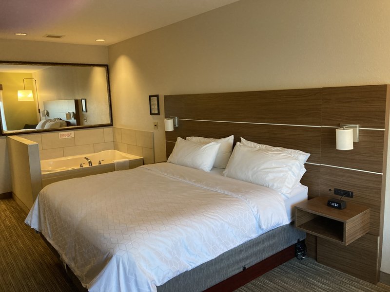 HOLIDAY INN EXP STES PORTLAND