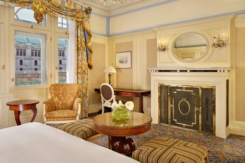 Bedroom with opera view and fireplace