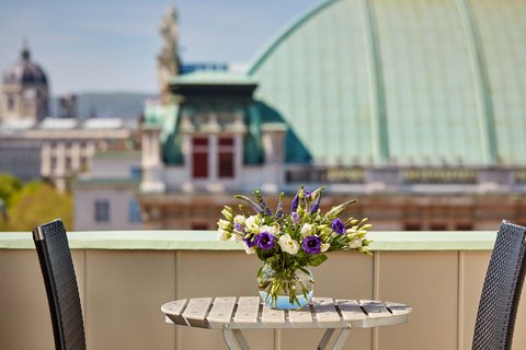 Penthouse Suite - Terrace & Opera View
