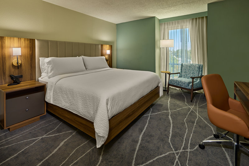 Holiday Inn Express and Suites Charleston Dwtn – WestEdge
