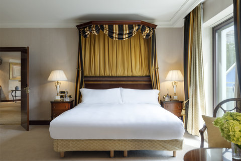 Luxuri&ouml;ses Hauptschlafzimmer der Picasso -Suite Castellana Blick