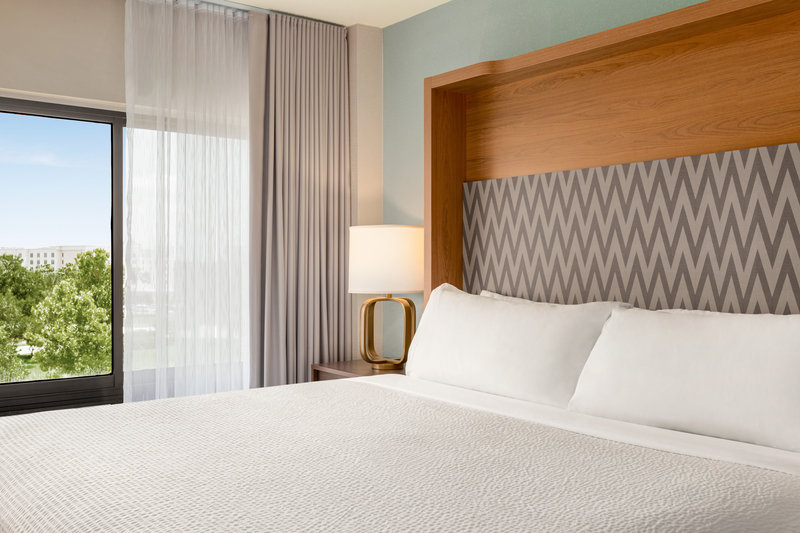 Holiday Inn Select ORLANDO-INTERNATIONAL AIRPORT