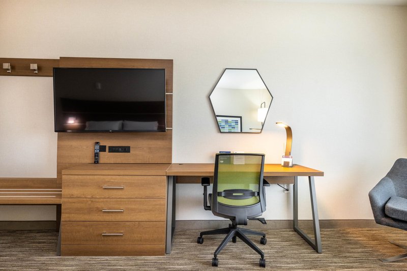 Holiday Inn Express and Suites San Jose – Silicon Valley
