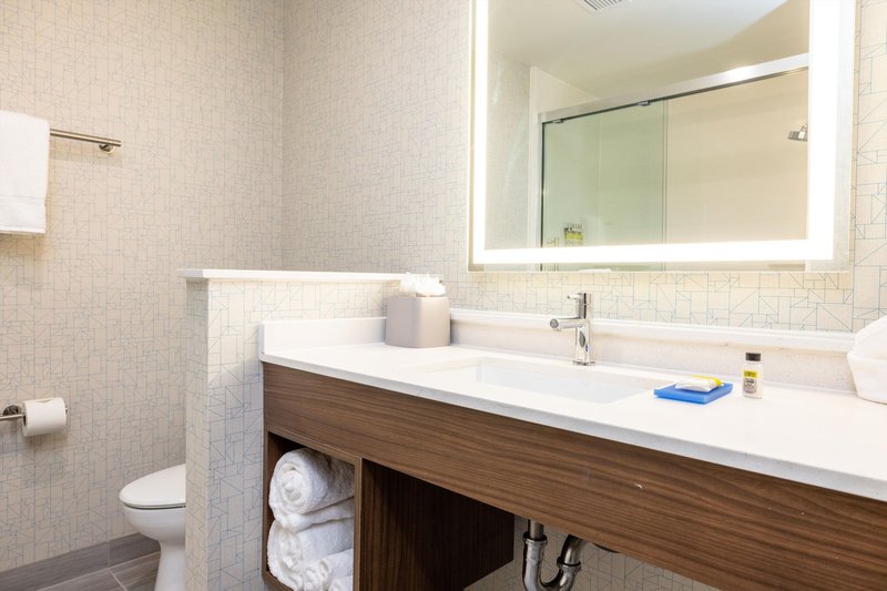 Holiday Inn Express and Suites San Jose – Silicon Valley
