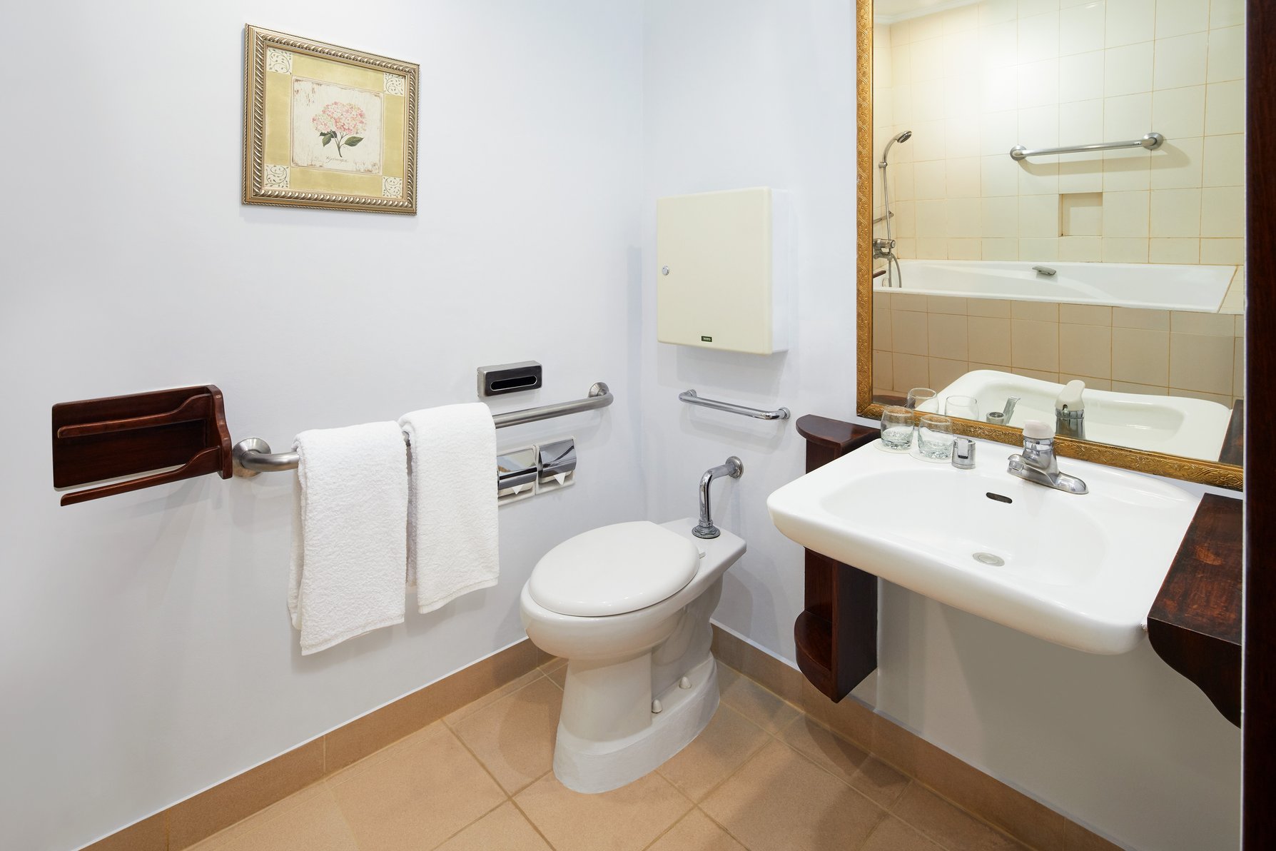 Sheraton Senggigi Beach Resort Room Type - Deluxe King Room with Garden View
