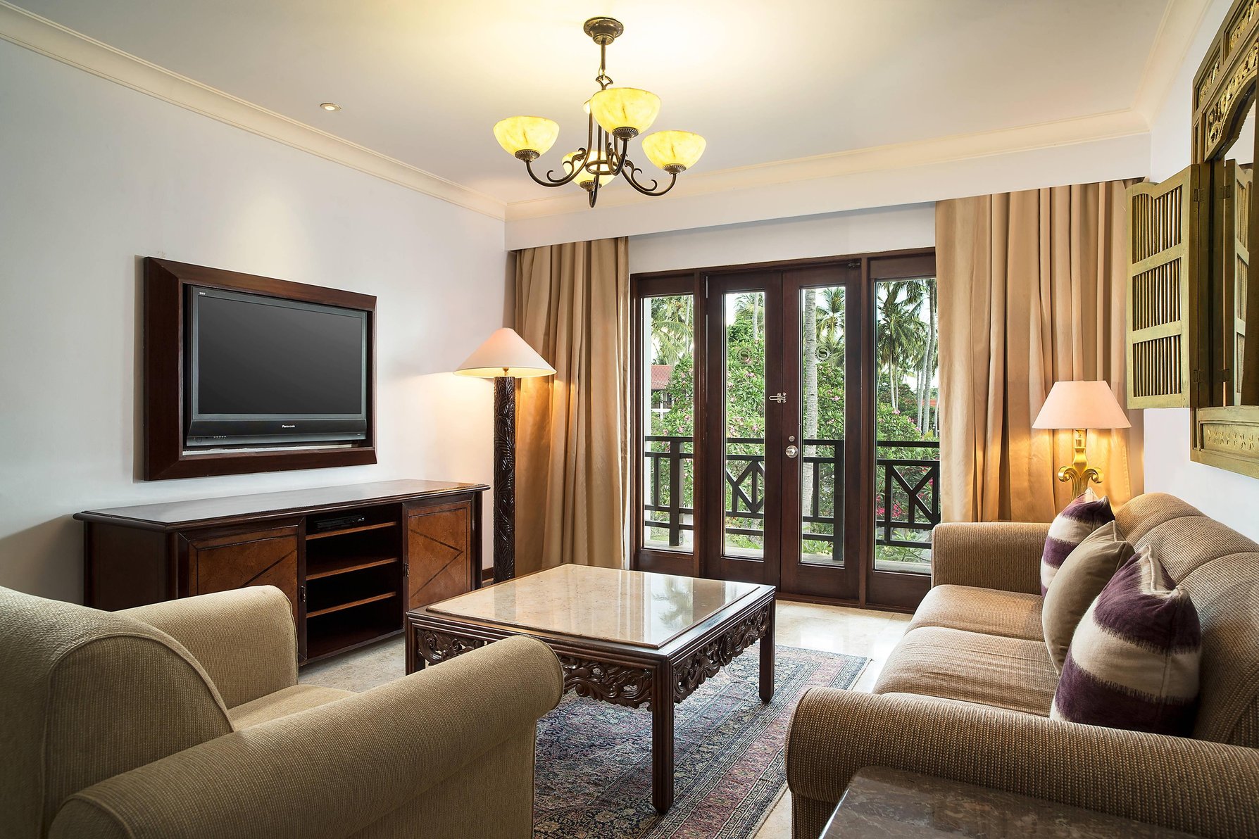 Sheraton Senggigi Beach Resort Room Type - Executive Suite, 1 Bedroom Suite, 1 King, Balcony