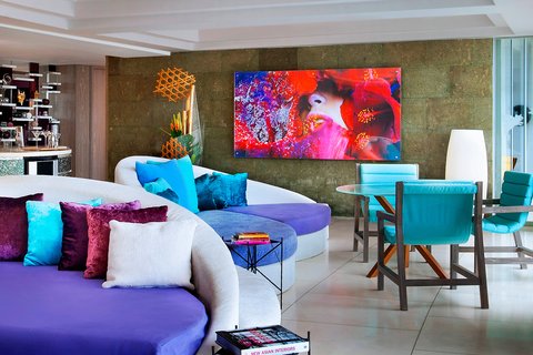 WOW Suite,  Living Room