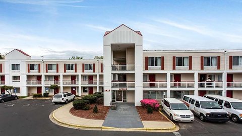 Studios and Suites Charlotte Airport Exterior