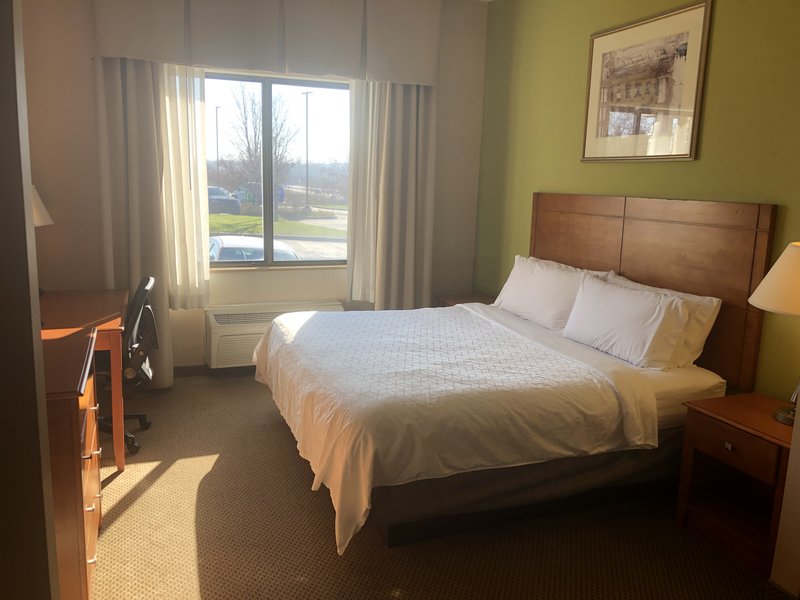 HOLIDAY INN EXP STES HOWELL