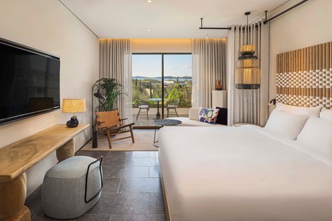 Fabulous Bay View Room