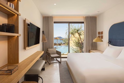 WOW Beachfront Infinity Villa Master Bedroom