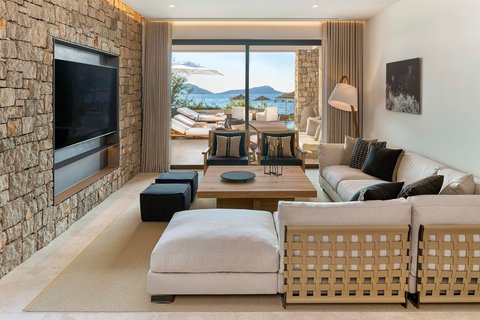 WOW Beachfront Infinity Villa Living Room