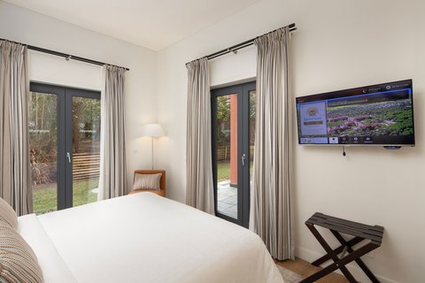 Room, Premium Deluxe Suite