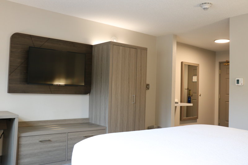 Holiday Inn Express and Suites Marquette