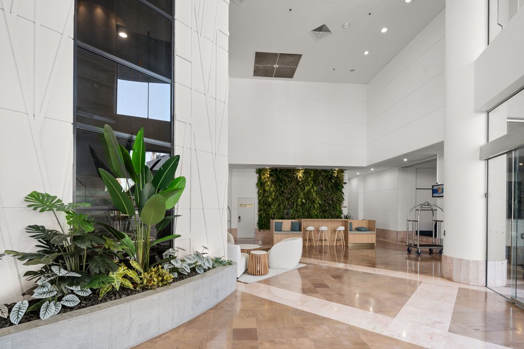 Crowne Plaza Surfers Paradise, an IHG Hotel - Hotel Lobby