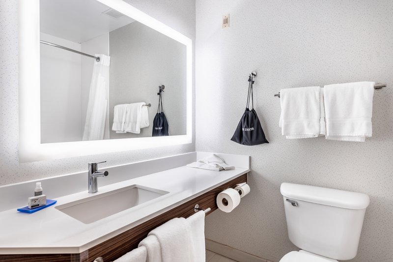 HOLIDAY INN EXP KENT ISLAND