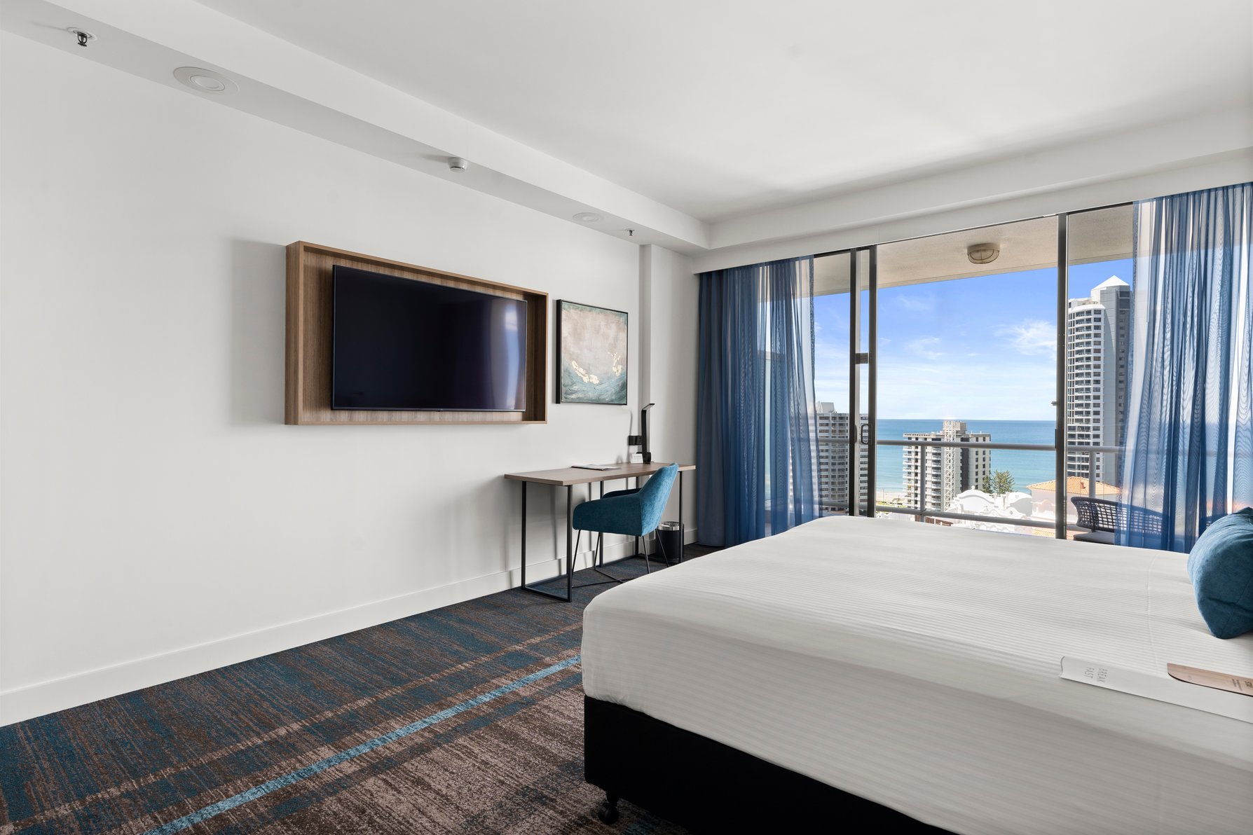Crowne Plaza Surfers Paradise Room Type - 1 King Premium Ocean View Crowne Plaza Surfers Paradise Room Type - 1 King Premium Ocean View