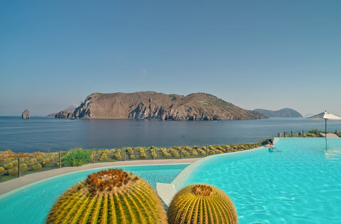Infinity pool