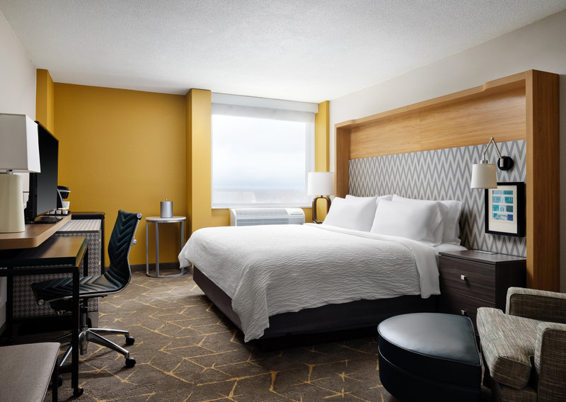 1 KING BED NONSMOKING