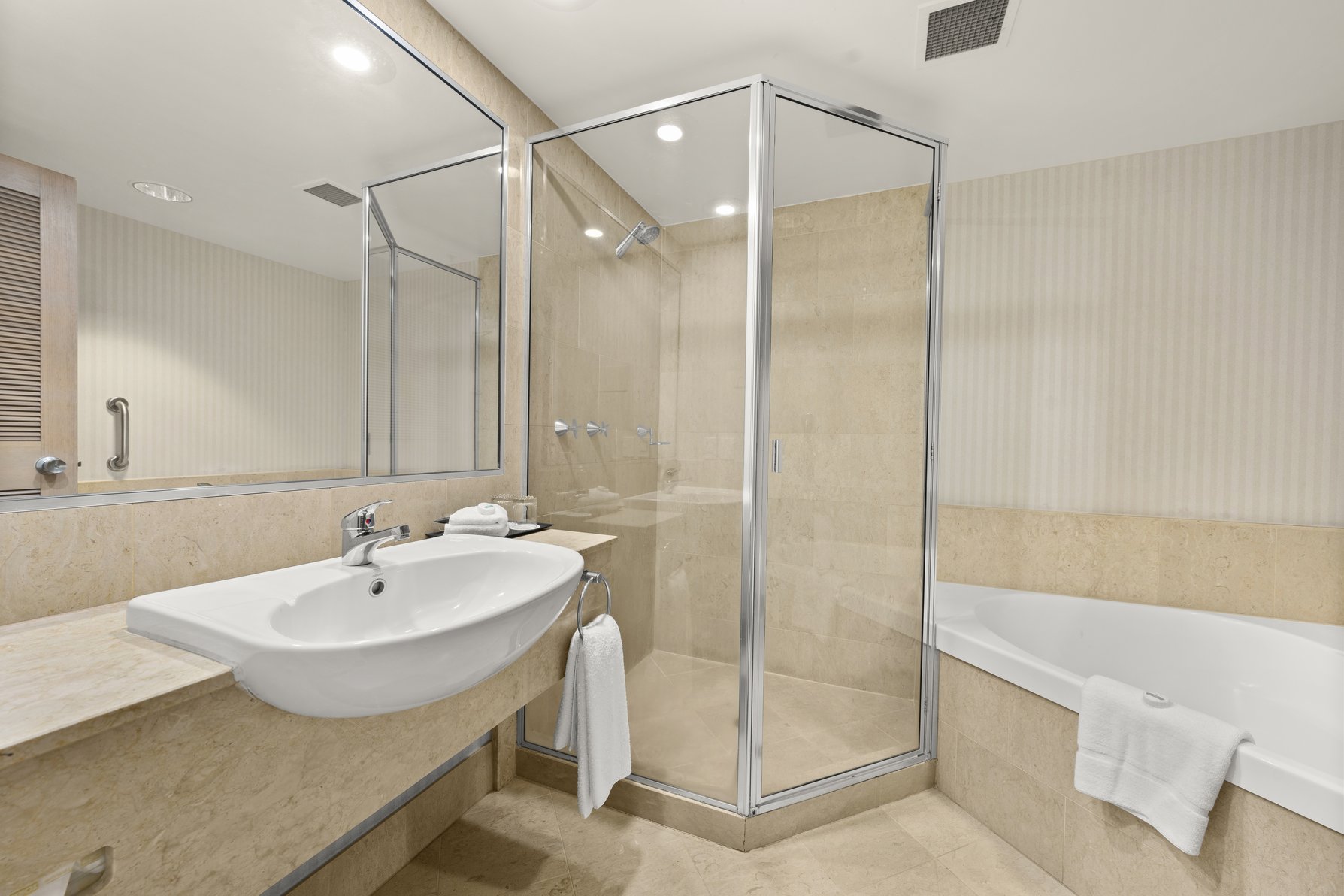 Crowne Plaza Surfers Paradise Room Type - 2 Double  Balcony
