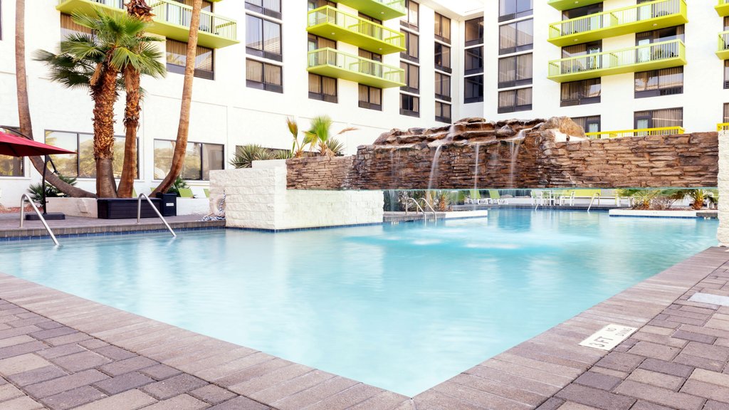 Have a morning or afternoon dip in our outdoor pool.