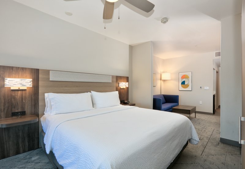 Holiday Inn Express Hotel & Suites DALLAS (GALLERIA AREA)