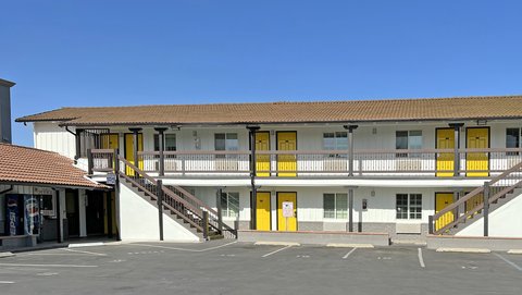 Escondido Inn Exterior