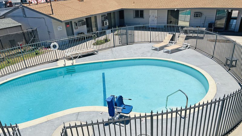Lanai Motel Pool