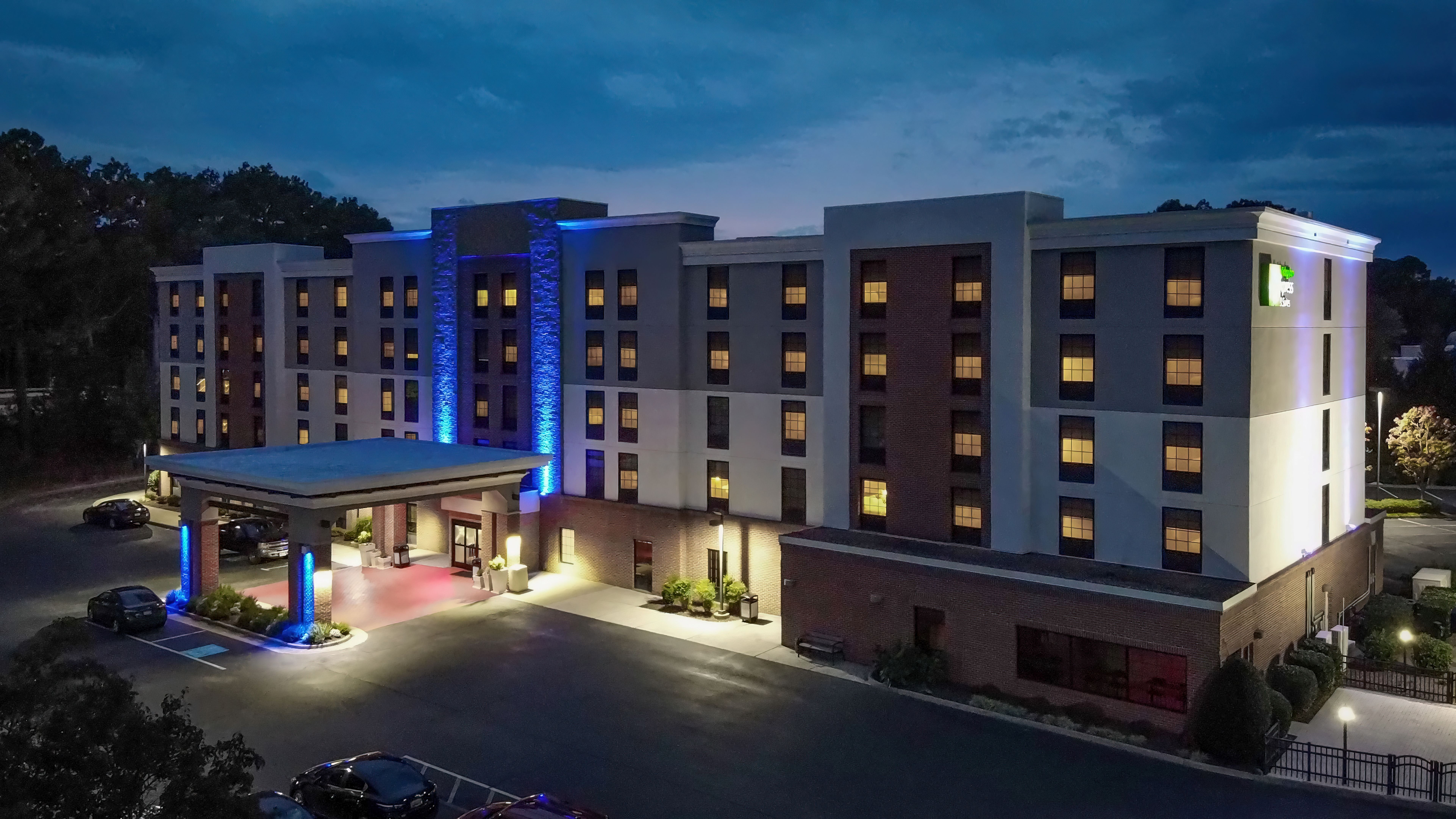 Holiday Inn Express/Suites Newport News
