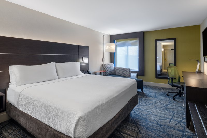 1 KING BED NONSMOKING