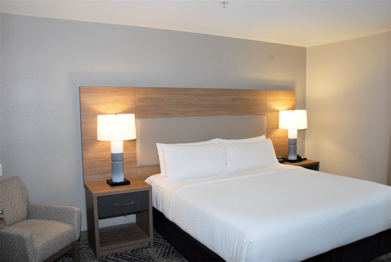 CANDLEWOOD SUITES TALLAHASSEE