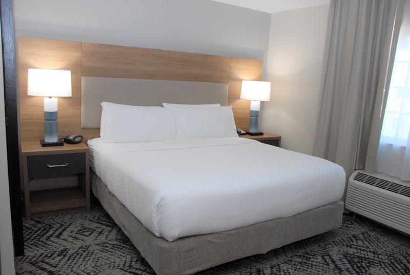 CANDLEWOOD SUITES TALLAHASSEE