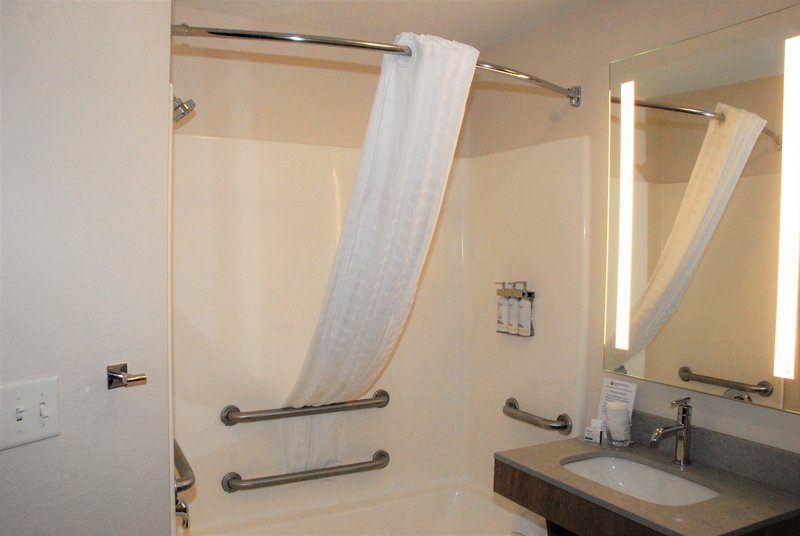 CANDLEWOOD SUITES TALLAHASSEE