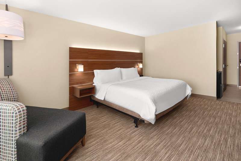 HOLIDAY INN EXP STES WILLOWS