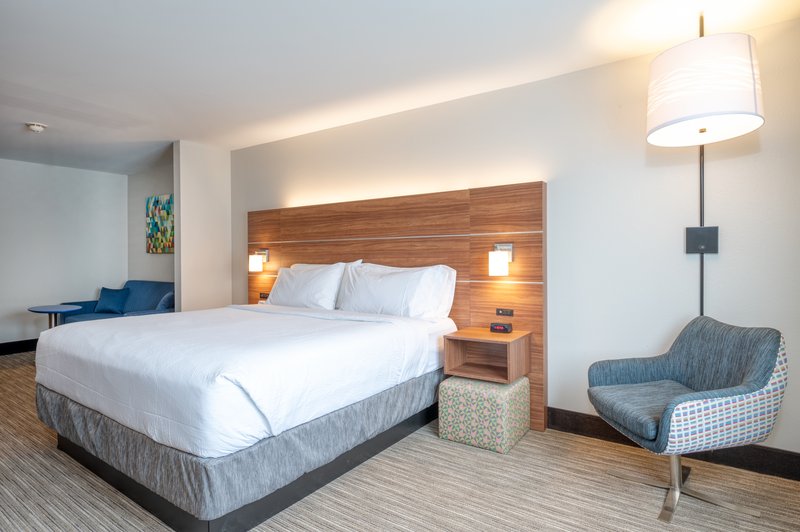 HOLIDAY INN EXP STES THORNBURG