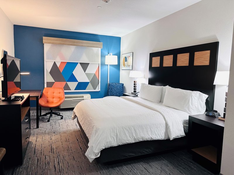 Holiday Inn Express and Suites Houston East – Baytown