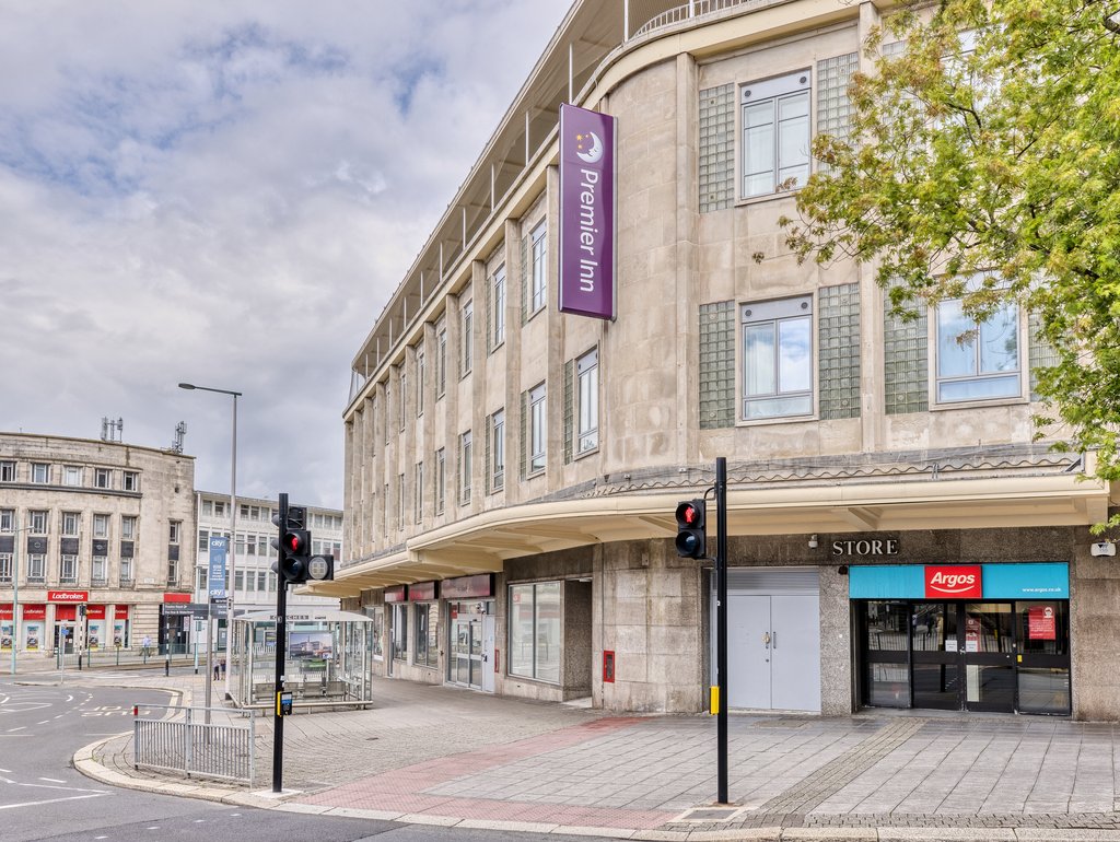 Premier Inn Plymouth City Centre (Derry's Cross), Plymouth