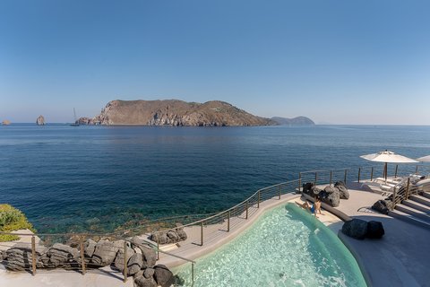Sea water pool