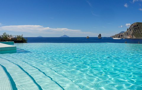 Infinity pool