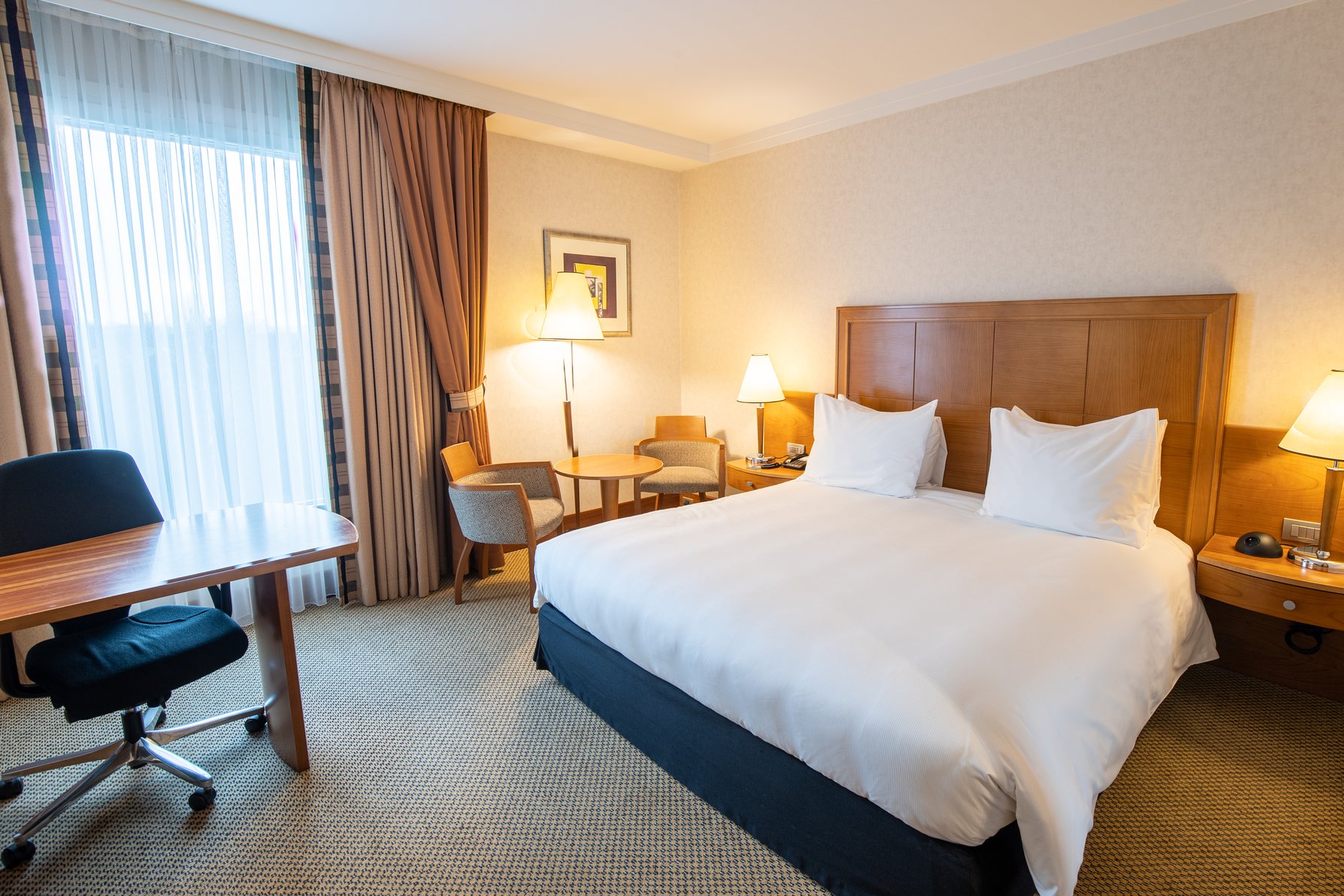 Crowne Plaza BRUSSELS AIRPORT Room Type - Premium King Room with Park View Crowne Plaza BRUSSELS AIRPORT Room Type - Premium King Room with Park View