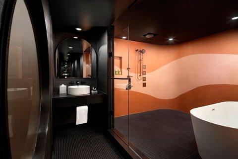 Penthouse II Suite Bathroom