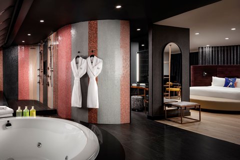 Penthouse I Suite Bathroom